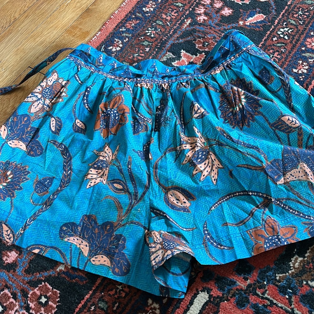 Ulla Johnson Teal Floral Cotton Shorts with Navy & Beige Accents - Picture 5 of 5